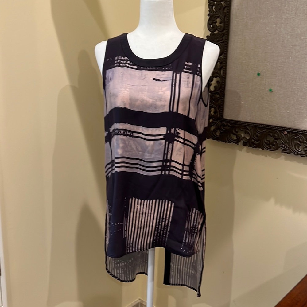 GO by Go Silk Hi Low Top Size S